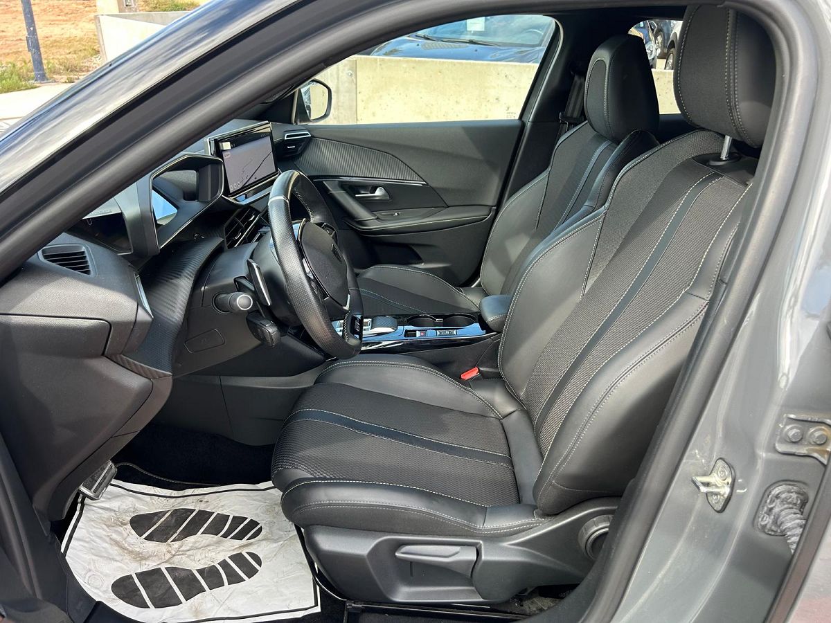 PEUGEOT 2008 GT 1.2 E-THP AUTO SPANISH LHD IN SPAIN ONLY 6000 MILES SUPERB 2024